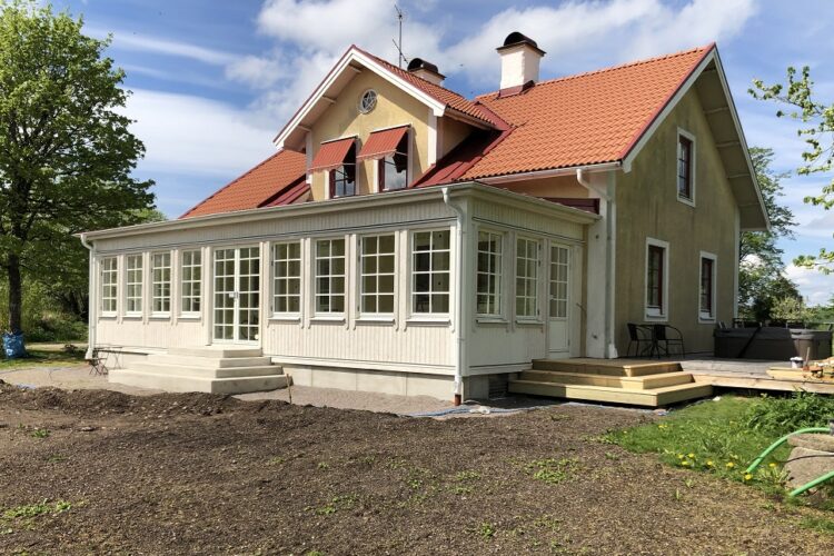 Har du sett vår fina glasveranda på Villa Bjällösa?